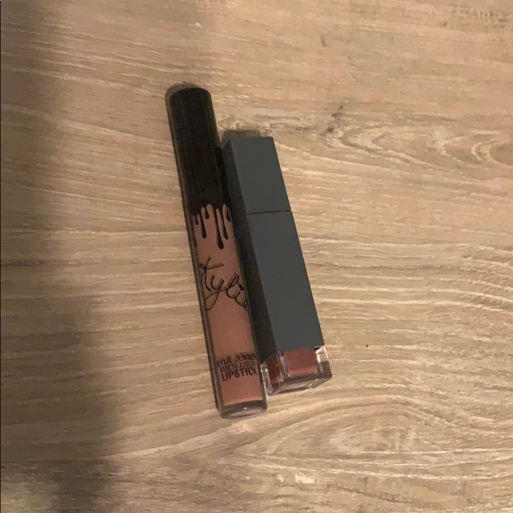 KYLIE AND BITE LIQUID LIPSTICK